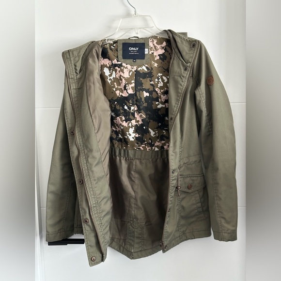 🌟Like New🌟 Only: Women’s Light Jacket- Size XS - Picture 8 of 10